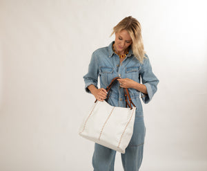 
            
                Load image into Gallery viewer, Sassy Duck Margot Bag White
            
        